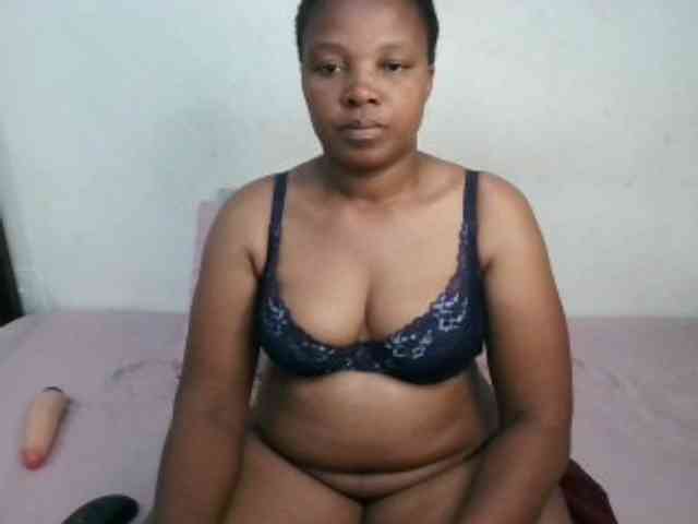 Hotqueenxxx webcam