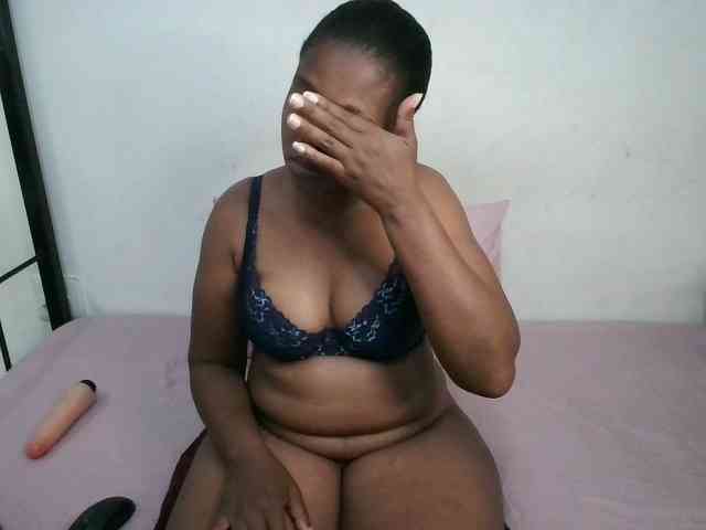 Hotqueenxxx webcam