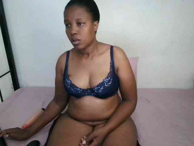 Hotqueenxxx webcam