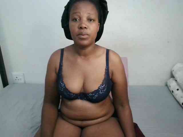 Hotqueenxxx webcam