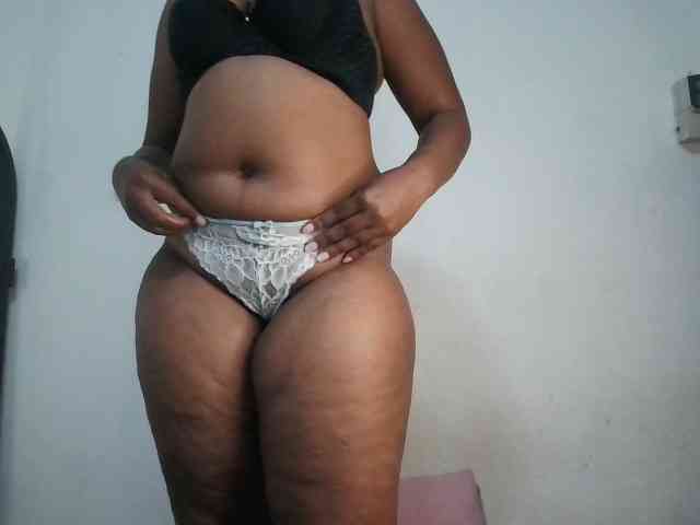 Hotqueenxxx webcam