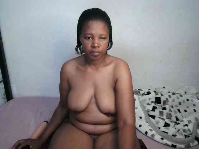 Hotqueenxxx webcam