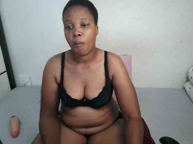 Hotqueenxxx webcam