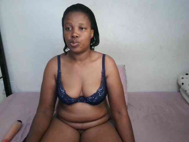 Hotqueenxxx webcam