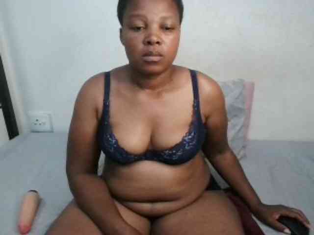Hotqueenxxx webcam