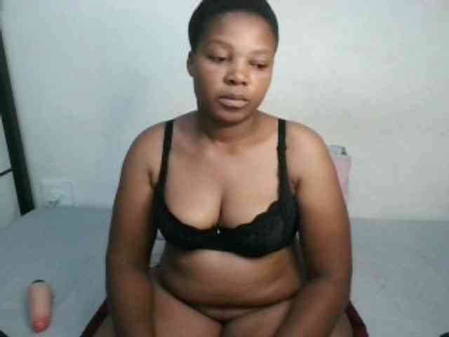 Hotqueenxxx webcam