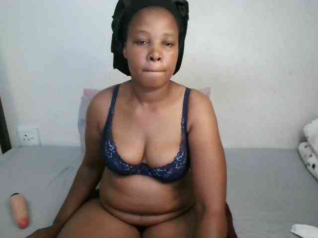 Hotqueenxxx webcam