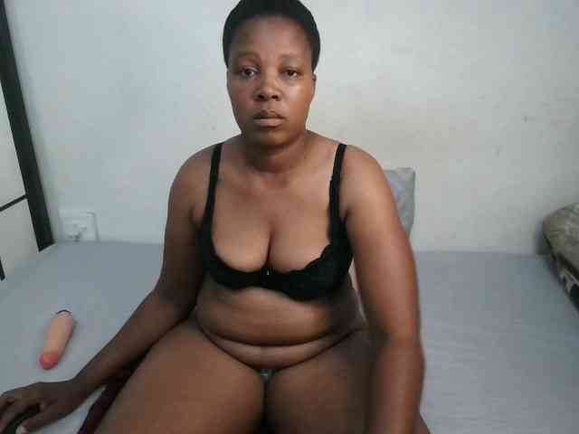 Hotqueenxxx webcam