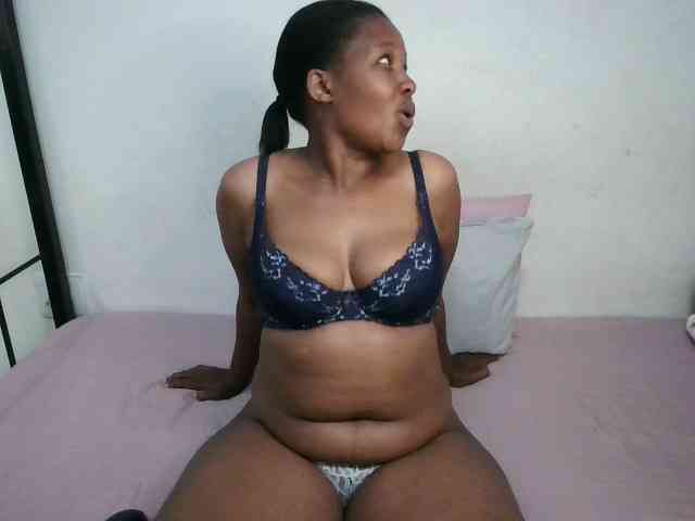Hotqueenxxx webcam