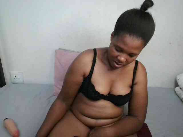 Hotqueenxxx webcam