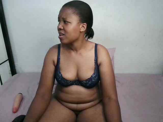 Hotqueenxxx webcam