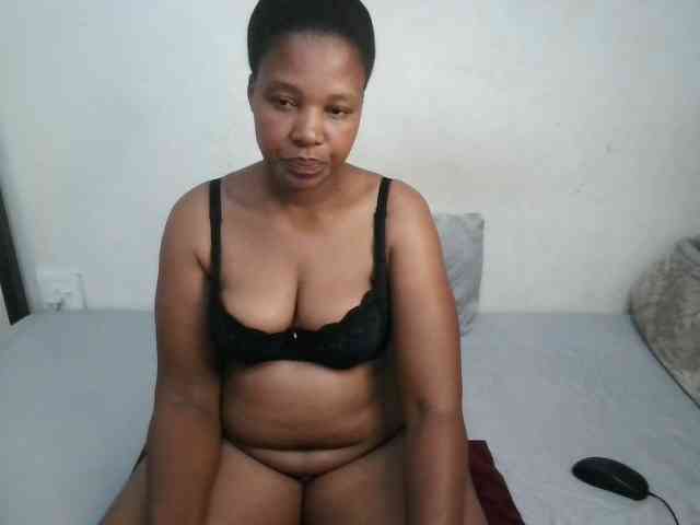 Hotqueenxxx webcam