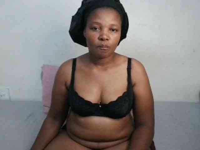 Hotqueenxxx webcam