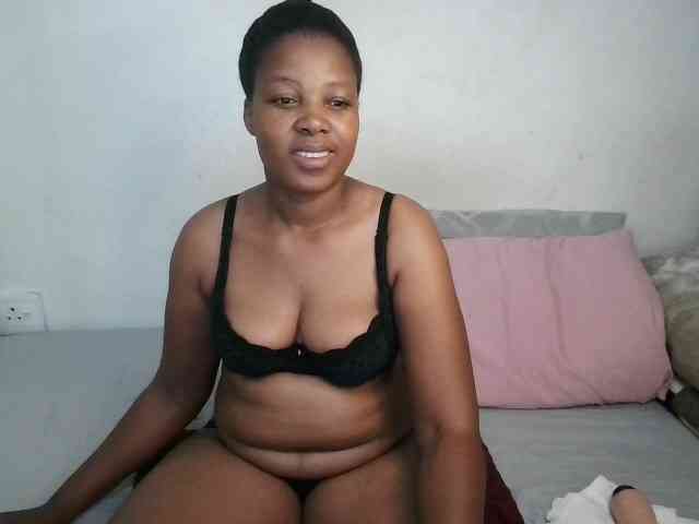 Hotqueenxxx webcam