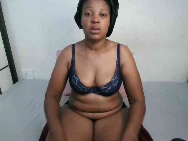 Hotqueenxxx webcam