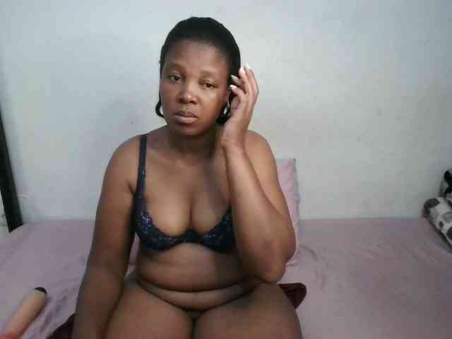 Hotqueenxxx webcam