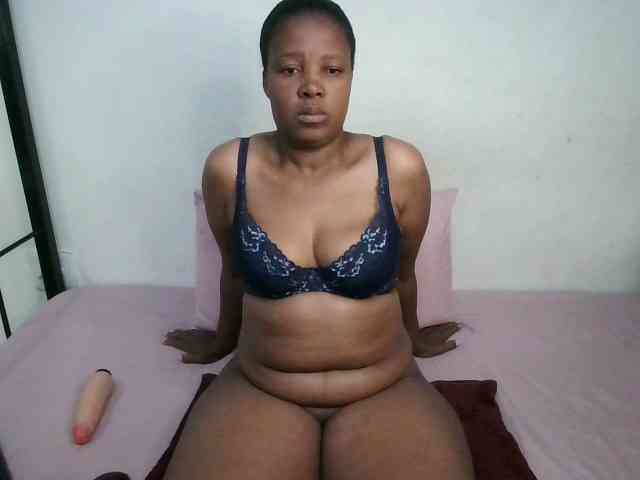 Hotqueenxxx webcam