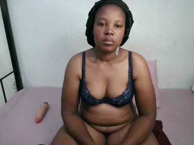 Hotqueenxxx webcam