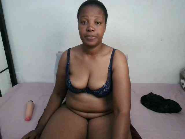 Hotqueenxxx webcam