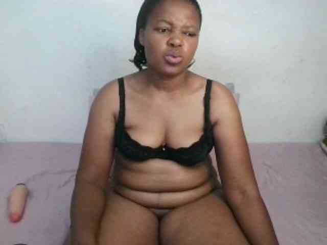 Hotqueenxxx webcam