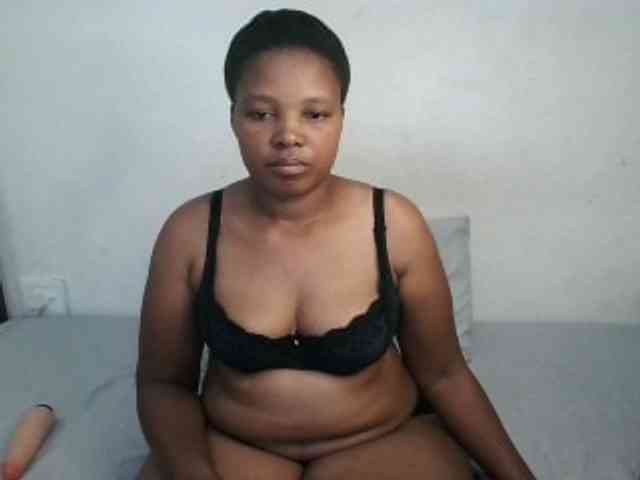 Hotqueenxxx webcam