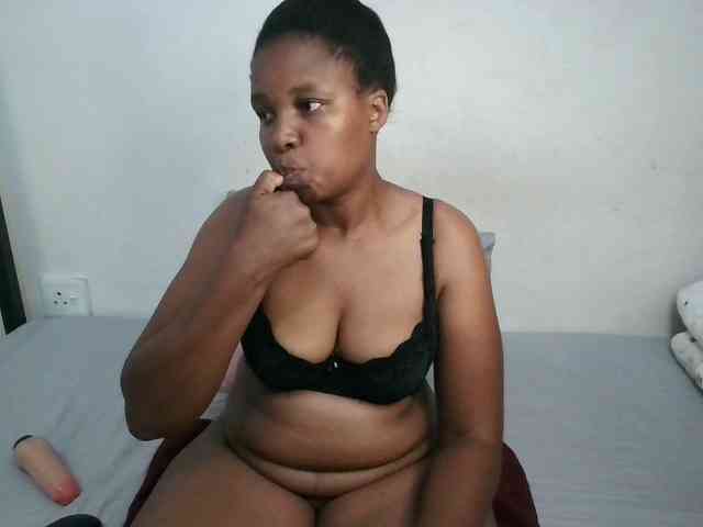 Hotqueenxxx webcam