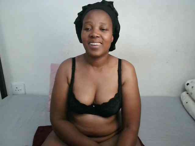 Hotqueenxxx webcam