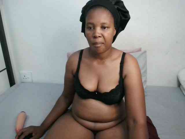 Hotqueenxxx webcam