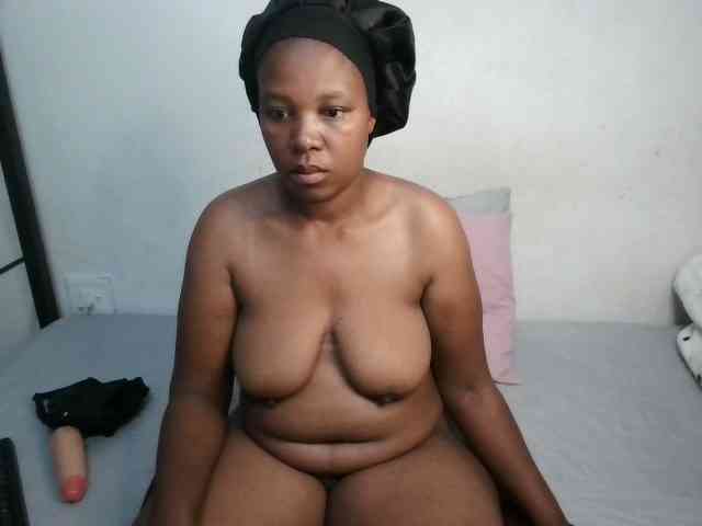 Hotqueenxxx webcam