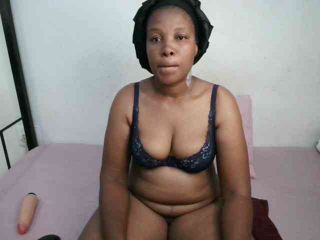 Hotqueenxxx webcam