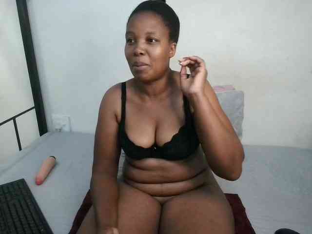 Hotqueenxxx webcam