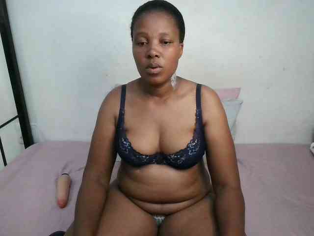 Hotqueenxxx webcam