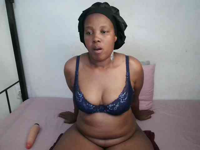 Hotqueenxxx webcam
