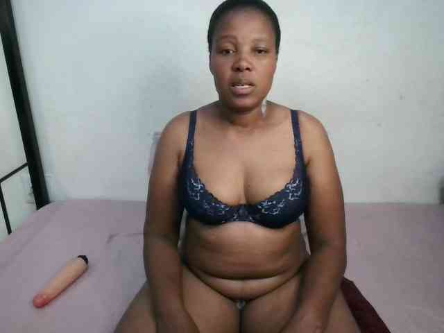 Hotqueenxxx webcam