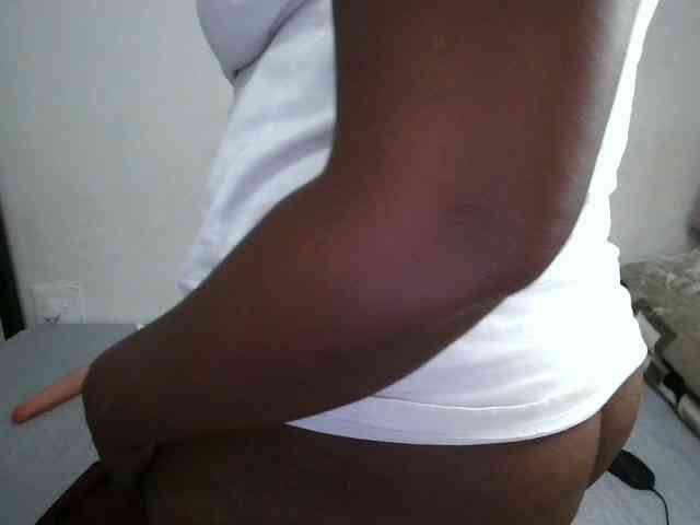 Hotqueenxxx webcam