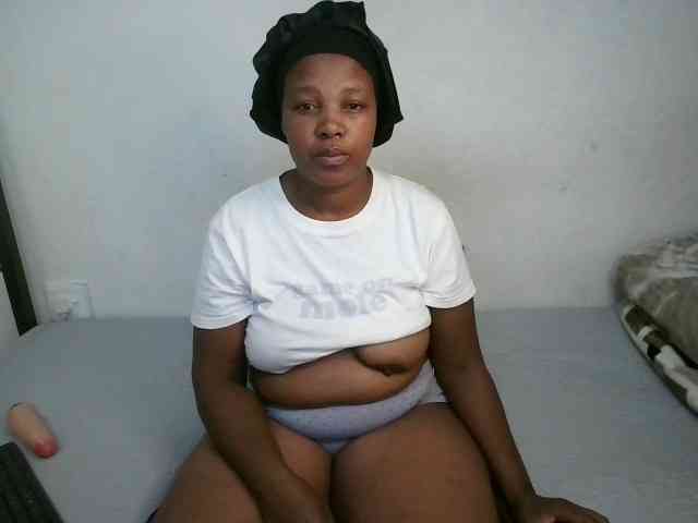 Hotqueenxxx webcam