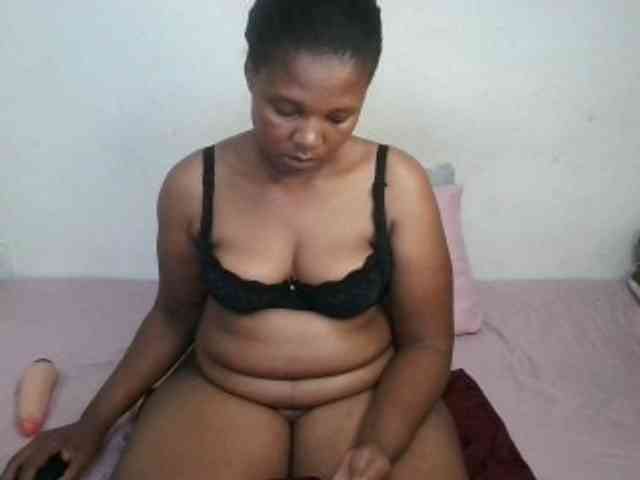 Hotqueenxxx webcam