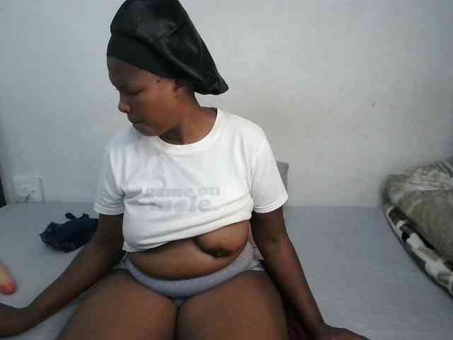 Hotqueenxxx webcam
