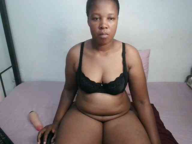 Hotqueenxxx webcam