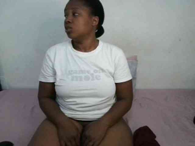 Hotqueenxxx webcam