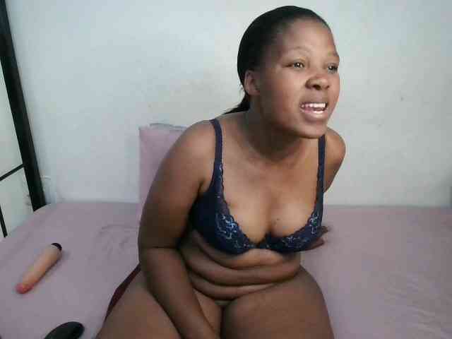 Hotqueenxxx webcam