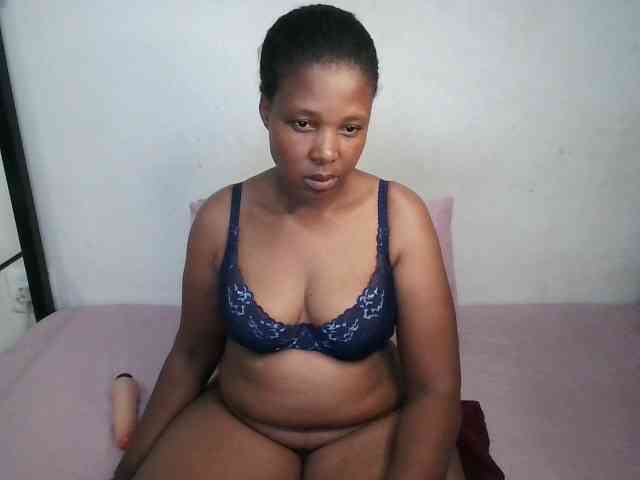 Hotqueenxxx webcam