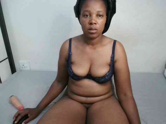 Hotqueenxxx webcam