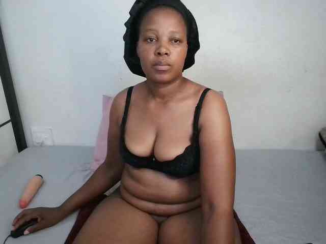 Hotqueenxxx webcam
