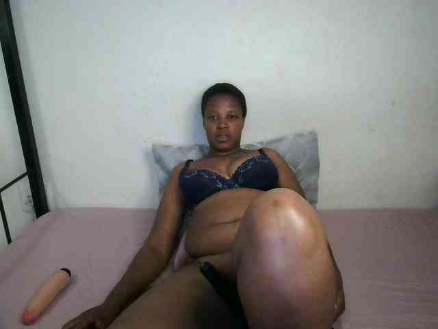 Hotqueenxxx webcam