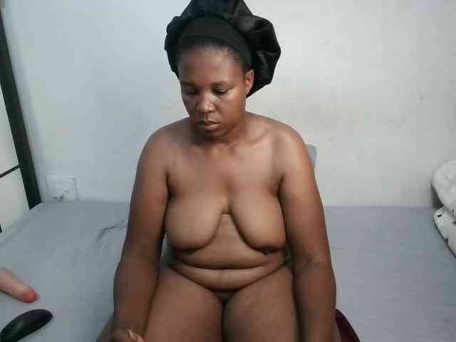 Hotqueenxxx webcam