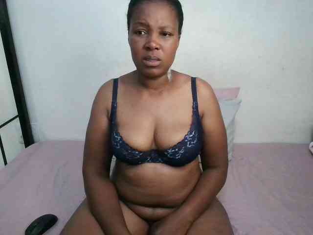 Hotqueenxxx webcam