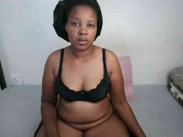 Hotqueenxxx webcam