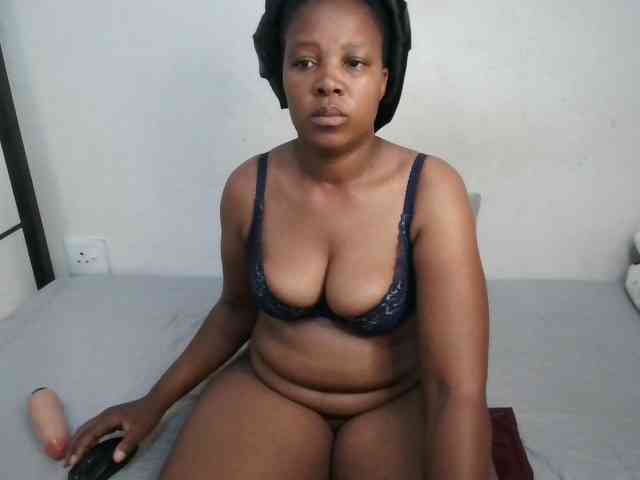 Hotqueenxxx webcam