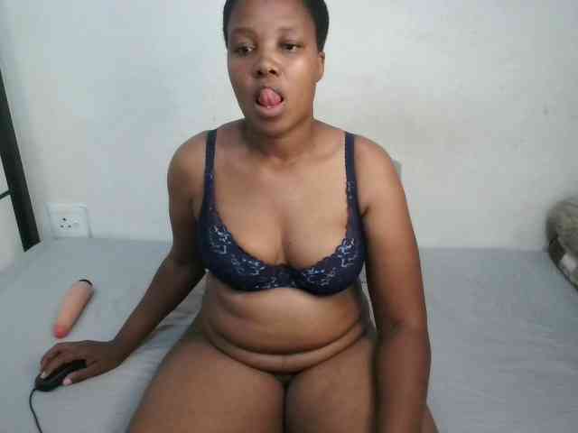Hotqueenxxx webcam